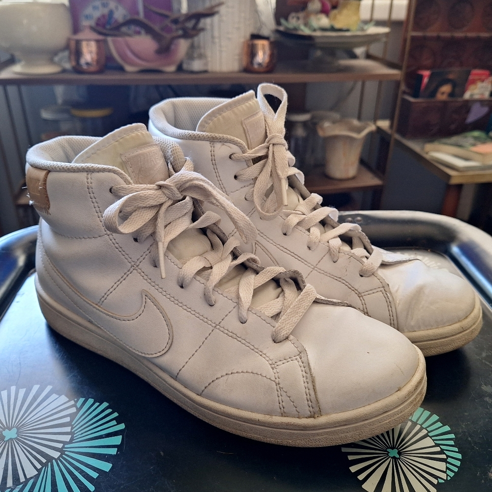 Nike Court Royale 2 Mid Triple White Size 9 Mid High Tops Basketball